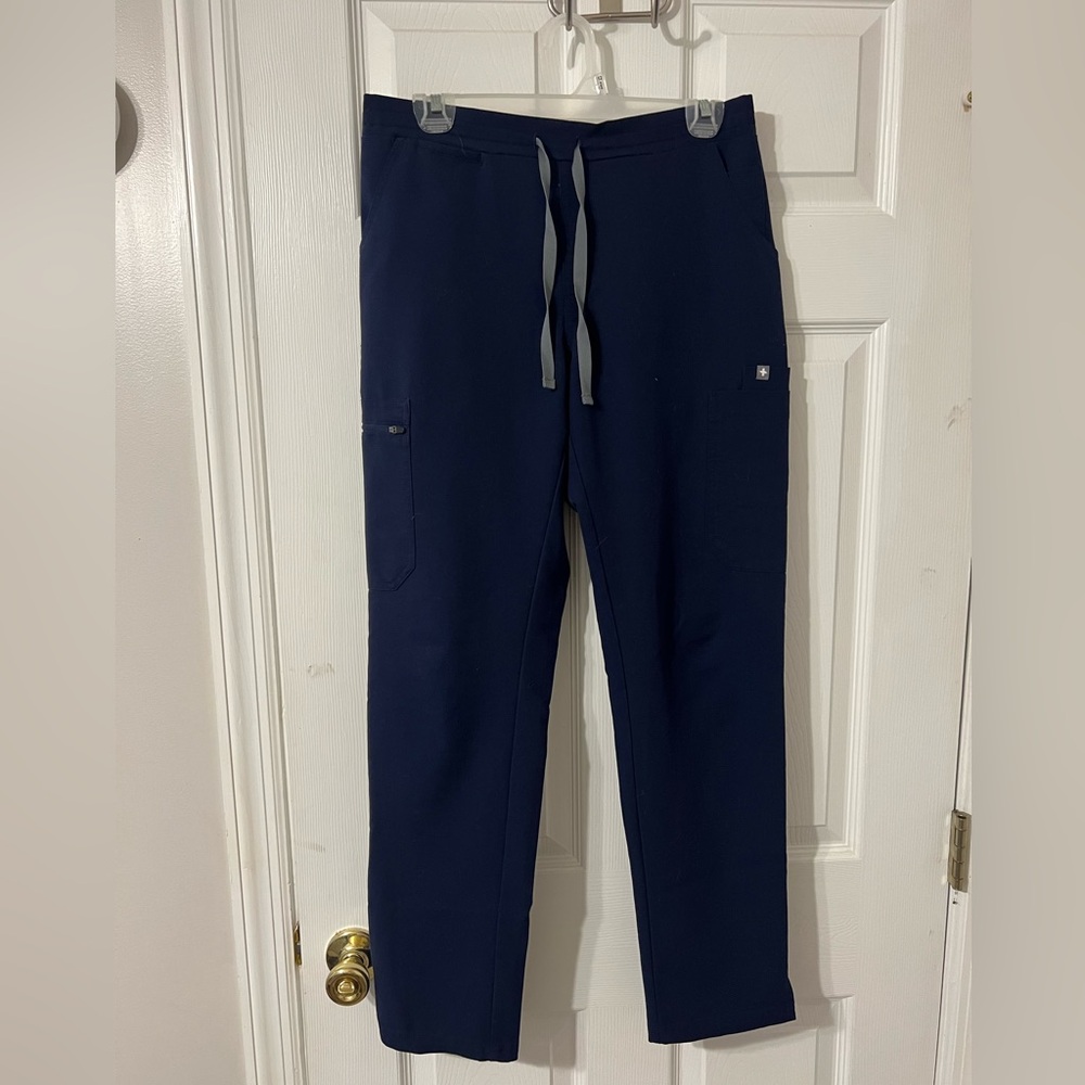 Figs Navy yola skinny scrub pants. Size small